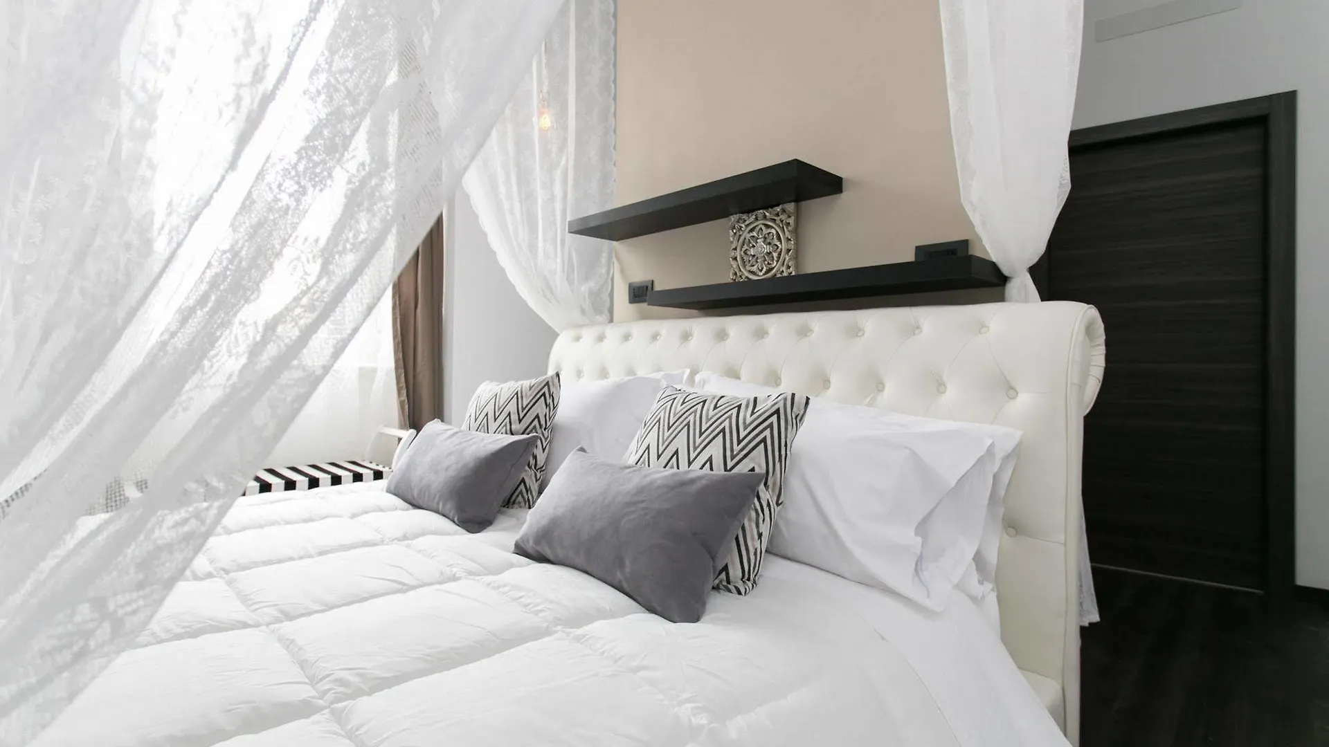 Aparthotel Dei Mercanti Milano İtalya